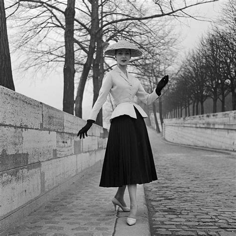 dior post war fashion|dior fashion history.